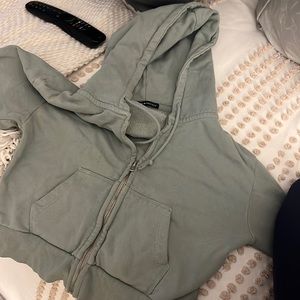 Brandy Melville cropped sweater